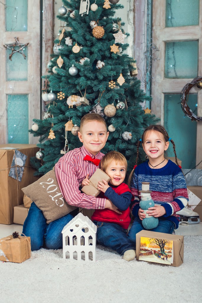 Детская и семейная фотосессия в интерьерной фотостудии Киева; Детский фотограф Киев; Детская фотосъемка в интерьерной фотостудии в Киеве; Фотосессия детей Киев; Семейная фотосъемка в интерьерной фотостудии Киев; Семейная фотосессия; Семейный фотограф Киев; Детский фотограф в Киеве; Фотосессия детей в студии; Профессиональный детский фотограф; Семейная фотосессия Киев; Детские студийные фото; Сімейний та дитячий фотограф Ксенія Мурга | Сімейний та дитячий фотограф Микола Мурга. Барвисті фотографії дітей для сімейного фотоальбому. Ловлю живі емоції, сміх, радість, здивування та ніжні обійми Ваших діток.