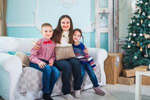 Детская и семейная фотосессия в интерьерной фотостудии Киева; Детский фотограф Киев; Детская фотосъемка в интерьерной фотостудии в Киеве; Фотосессия детей Киев; Семейная фотосъемка в интерьерной фотостудии Киев; Семейная фотосессия; Семейный фотограф Киев; Детский фотограф в Киеве; Фотосессия детей в студии; Профессиональный детский фотограф; Семейная фотосессия Киев; Детские студийные фото;