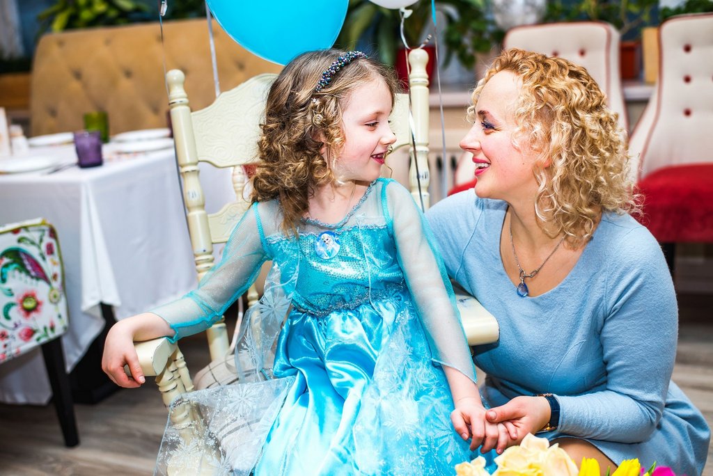 Соломия, Фотосъемка Дня Рождения, Фотосъемка детского праздника в кафе Киев, Фотосессия детского праздника, Фотосессия детского дня рождения, Фотосессия детского праздника Киев, Детский фотограф Киев, Детские праздники фото, Детский фотограф, Детская фотосъемка, Детская фотосессия Сімейний та дитячий фотограф Ксенія Мурга | Сімейний та дитячий фотограф Микола Мурга. Барвисті фотографії дітей для сімейного фотоальбому. Ловлю живі емоції, сміх, радість, здивування та ніжні обійми Ваших діток.