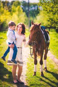  Фотосъемка с лошадьми в саду, Фотосессия в саду, Фотосъемка с лошадьми