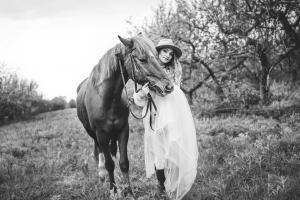  Фотосессия с лошадьми в саду Киев, Фотосессия с лошадьми в саду, Фотосессия с лошадьми