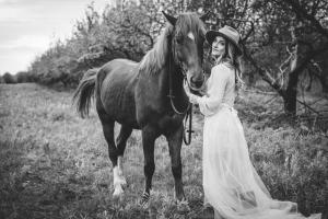  Фотосессия с лошадьми в саду Киев, Фотосессия с лошадьми в саду, Фотосессия с лошадьми