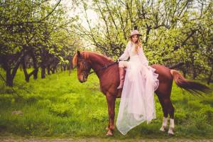  Фотосессия с лошадьми в саду Киев, Фотосессия с лошадьми в саду, Фотосессия с лошадьми