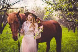  Фотосессия с лошадьми в саду Киев, Фотосессия с лошадьми в саду, Фотосессия с лошадьми